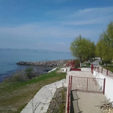 Private In Marina View Elenite